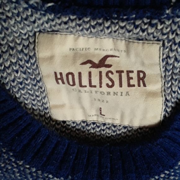 Holister Sweater - Picture 2 of 4